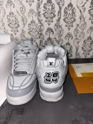 Scarpe Louis Vuitton grigie