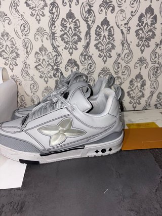 Scarpe Louis Vuitton grigie