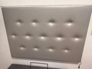 2 Canapees y Cabeceros Grises Plateados