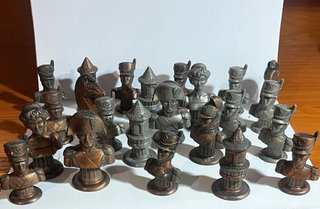 Piezas de ajedrez metálicas de colección