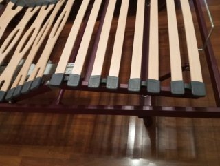Letto articolato in legno e metallo