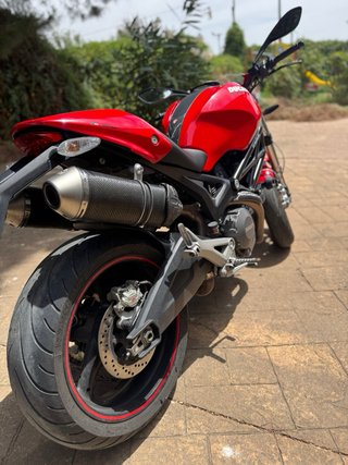 Ducati Monster 696+ 29000km IMPECABLE