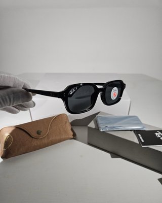 Occhiali Ray Ban Zuri Polarized Neri