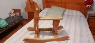 Caballito de madera para niños