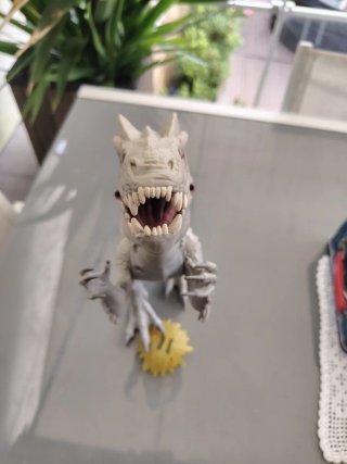 Dinosaurio grande de juguete