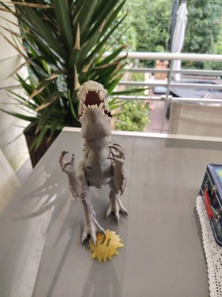 Dinosaurio grande de juguete