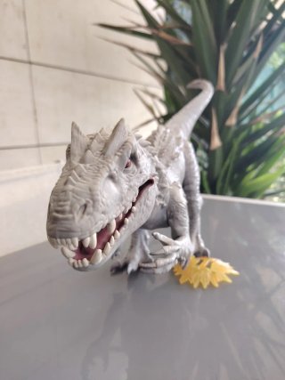 Dinosaurio grande de juguete