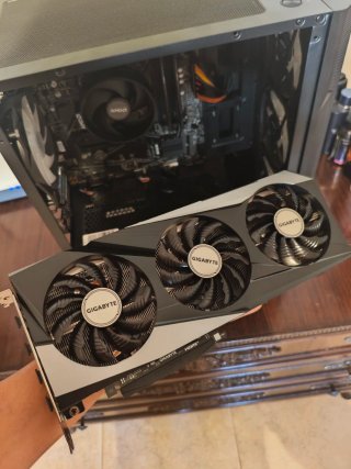 Gigabyte RX 7600 8GB Tarjeta Gráfica