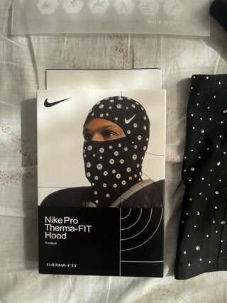 Passamontagna Nike Pro Therma-FIT con brillantini