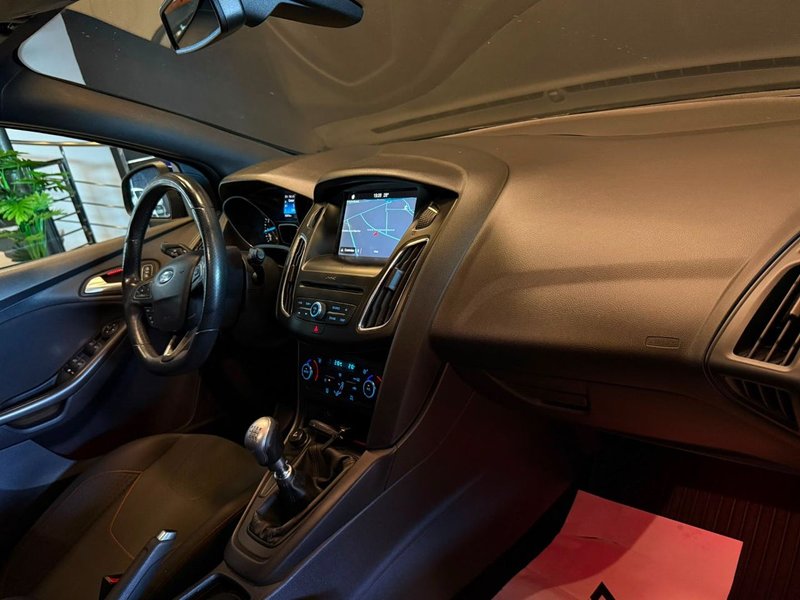 Ford Focus 1.0 Ecoboost ST-Line 2018, foto 12