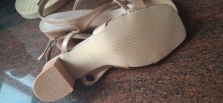 Sandalias tacón mujer beige