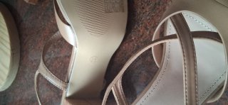 Sandalias tacón mujer beige