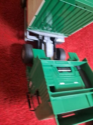 Camioncino Bruder con rimorchio