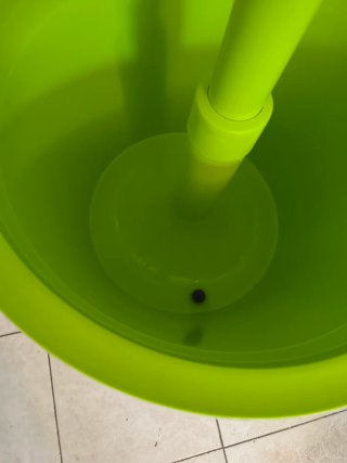 Mesa nevera blanca y verde