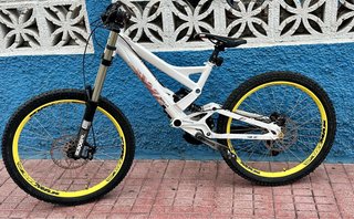 Bicicleta Descenso UMF Duncan 2