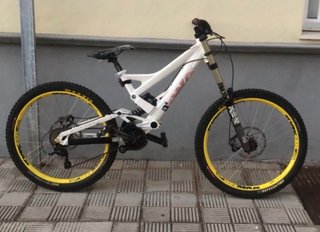 Bicicleta Descenso UMF Duncan 2