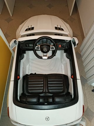 Macchina elettrica Mercedes AMG