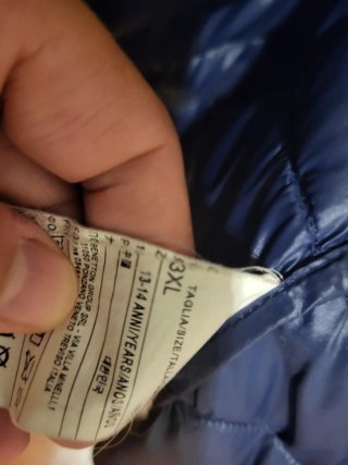Cazadora Benetton azul marino acolchada. Talla 3XL