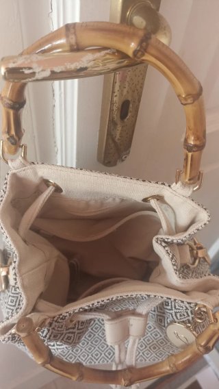Borsa tracolla con manici in bambù