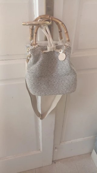 Borsa tracolla con manici in bambù