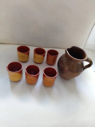 Jarra y 6 Vasos de Vino de Barro