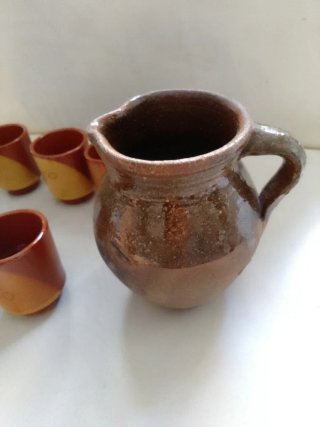 Jarra y 6 Vasos de Vino de Barro