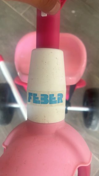 Triciclo Feber Rosa con Empujador