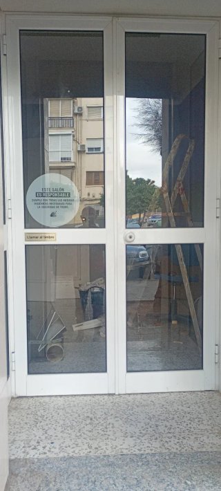 Cierre de aluminio para negocio