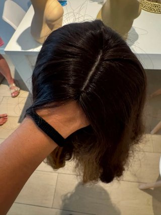 Peluca Pelo Seminatural Morena con Mechas Dorada3