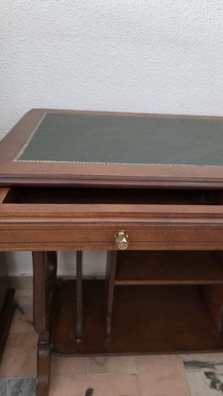 Escritorio clásico madera y cuero