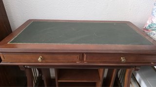 Escritorio clásico madera y cuero