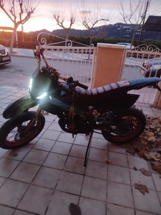 Beta RRT 49cc Enduro Negra y Roja