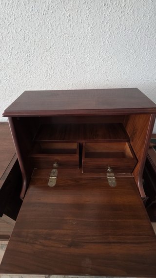 Mueble escritorio tipo buró secreter