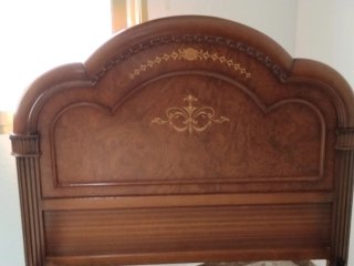 Cama madera 105 cm con detalles dorados
