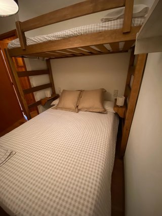Letto matrimoniale e letto a castello (venduto insieme o separatamente)