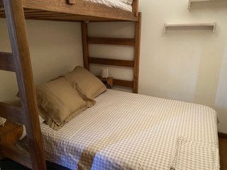 Letto matrimoniale e letto a castello (venduto insieme o separatamente)
