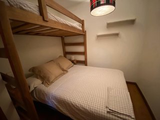 Letto matrimoniale e letto a castello (venduto insieme o separatamente)