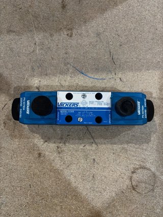 3 Electroválvulas Hidráulicas Vickers