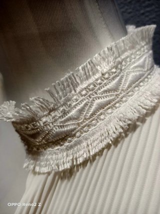 Blusa plisada Zara blanca