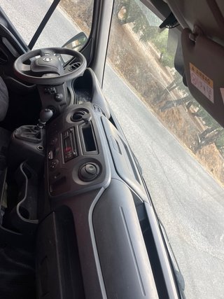 Nissan NV400 2021
