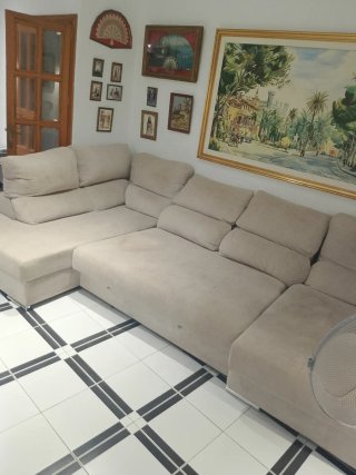 Sofá XL Beige, muy grande y cómodo,
