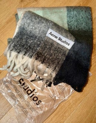 Bufanda Acne Studios cuadros