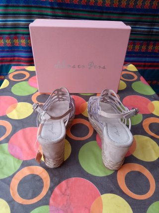 Preciosas sandalias Alma en Pena