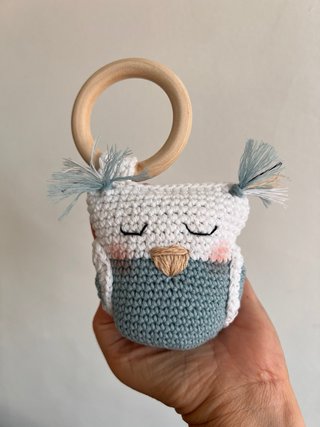 Sonajero de crochet para bebé búho