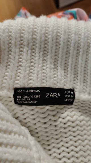Chaqueta punto Zara mujer blanco roto.