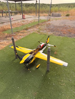 Avión RC Acrobático 3D Pilot Láser 73