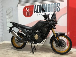 VOGE DS 800 RALLY 2026 Negra y Dorada