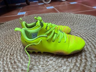 Botas futbol tacos Puma T32