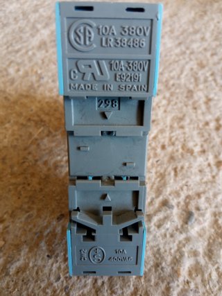 Relé industrial RELECO C7-A20X 12 V DC + zócalo