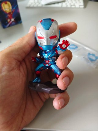 Figura Pop Mart Iron Patriot Marvel